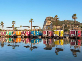 Boat Haus - Casas Flotantes frente a Gibraltar
